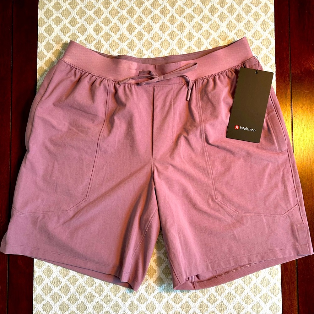 NWT🌷Men’s Lululemon License to Train 7” Short